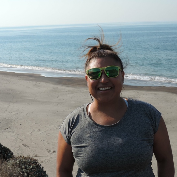 Meet your Posher Emme - Picture 8 of 11